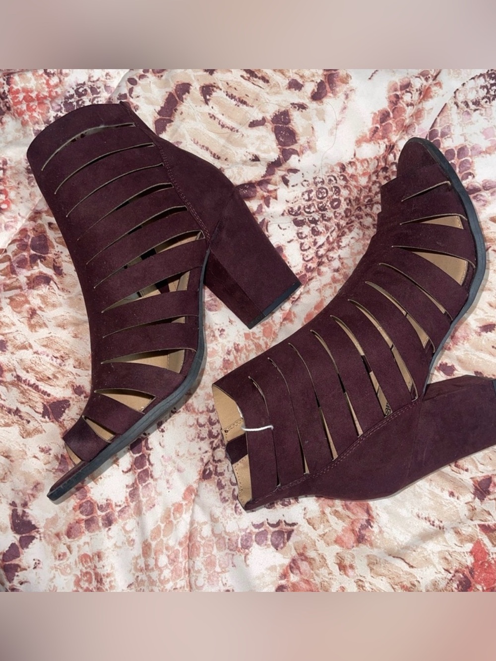 Women's Wine Cutout Block Heel Booties
